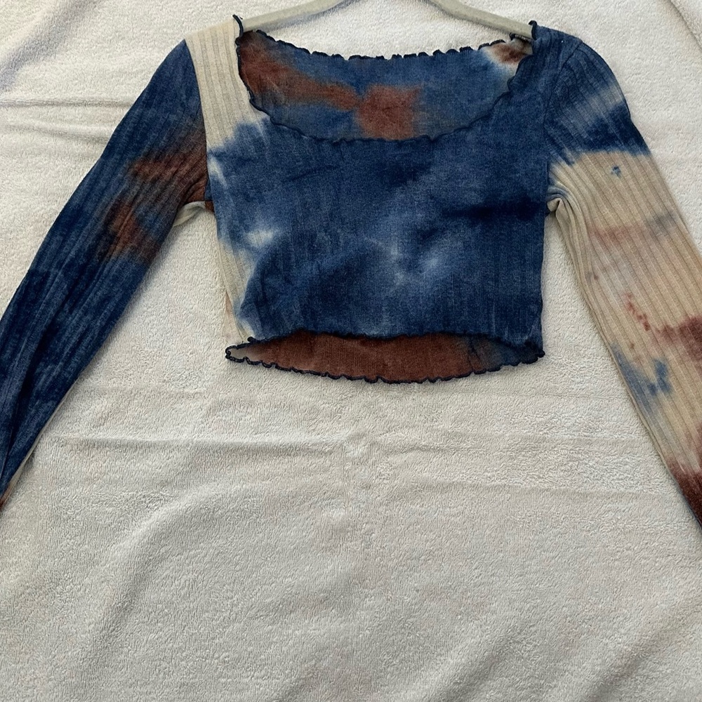 Tie-Dye Long Sleeve Crop Top
